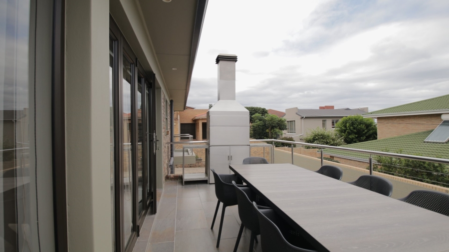 5 Bedroom Property for Sale in Dana Bay Western Cape